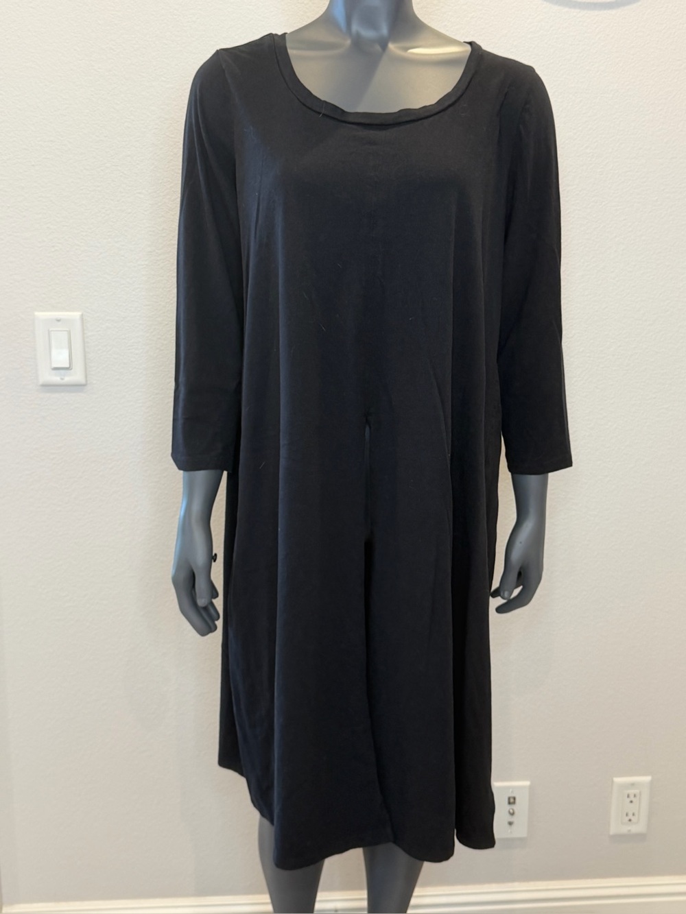 Roaman's Black Extra Long Front Slit 3/4 Sleeve Tunic Top Women’s 18/20
